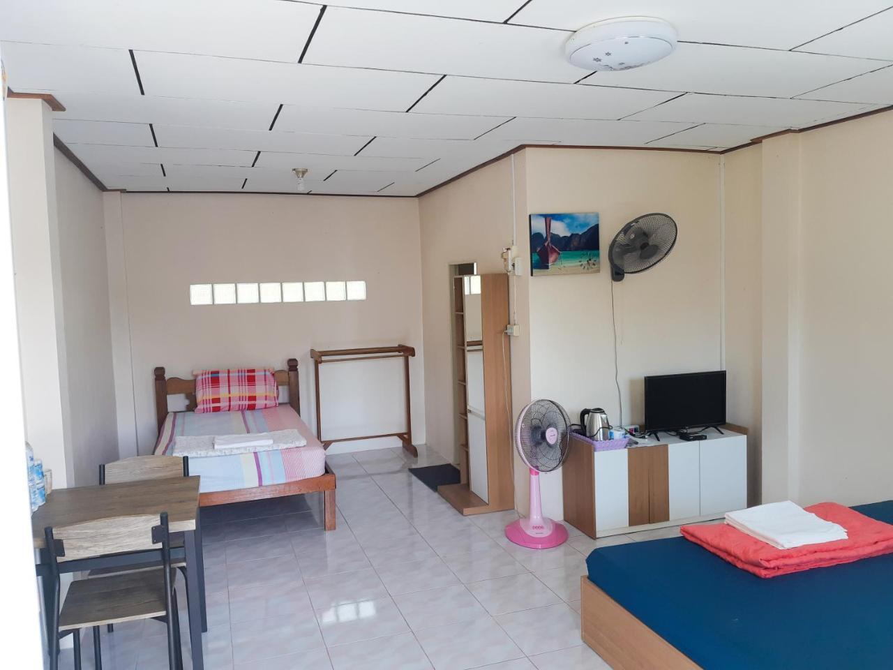 Hotel T And T House (Adults Only) Koh Phayam Esterno foto